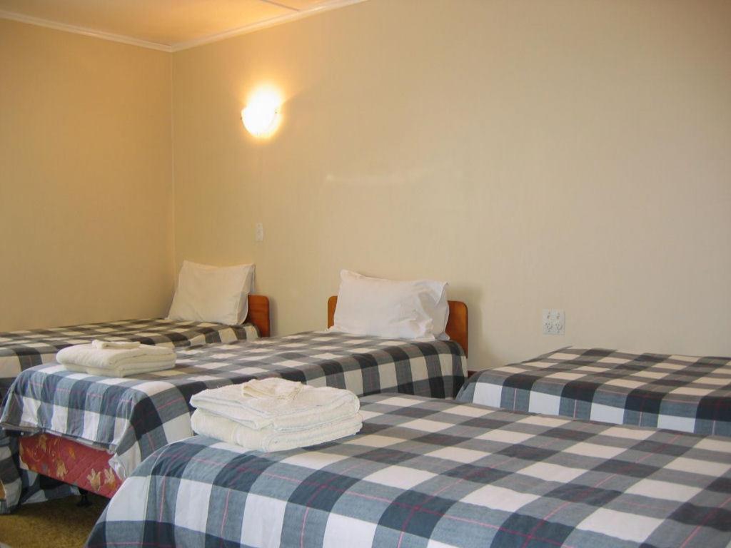 Glow Worm Motel Waitomo Caves Bagian luar foto